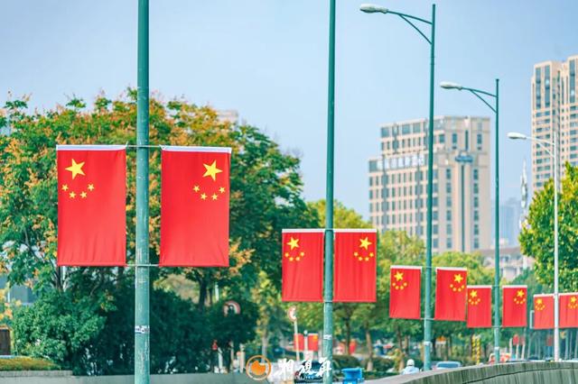 与国同庆，与城共情