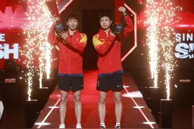 战胜樊振东/王楚钦，新加坡大满贯赛马龙/林高远男双夺冠图片