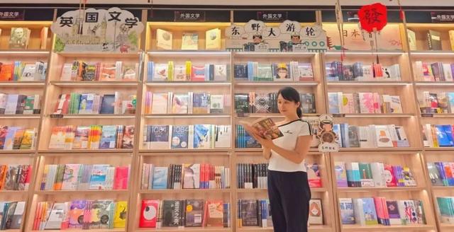 好去处！高颜值！肇庆竟藏着这么多新型阅读空间……
