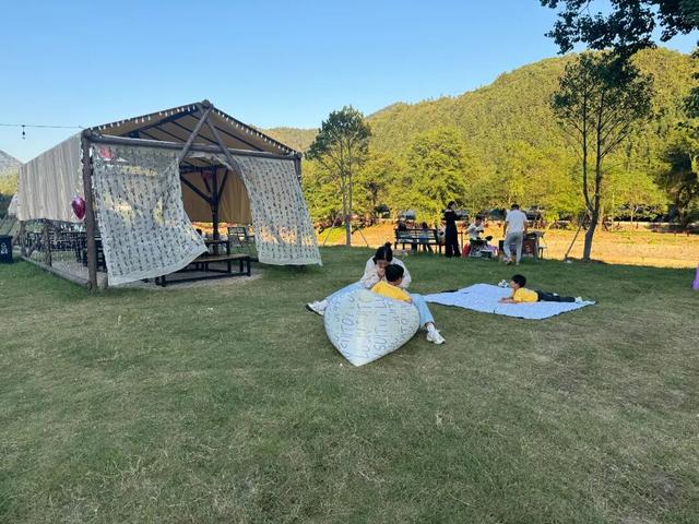 假期首日，池州大山里一下来了好多人！