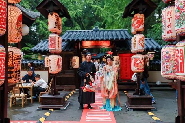 文旅市场供需两旺 四川国庆长假实现旅游消费总额384.01亿元