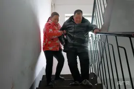 雷锋家乡人|长沙县：六旬夫妻知恩图报  贴心照顾孤寡舅舅5年余图片