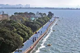 拍照、骑行、跑步……打卡滇池绿道 处处皆有风情图片