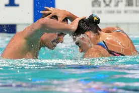 花样游泳世界杯总决赛：混合双人技术自选决赛赛况图片