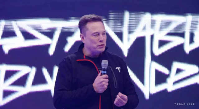 特斯拉机器人又被抓包：疑似遥控「摘头显」摔倒，名场面诞生