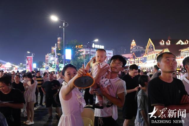 文化体验烟火时尚：第35届青岛国际啤酒节嗨起！