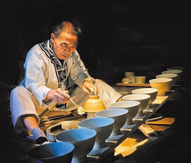 以瓷为媒