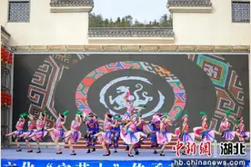 恩施：百余名“守艺人”同台展演传承优秀传统文化图片