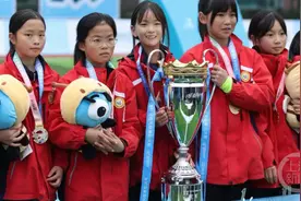 网红过大年④ | 来自乡村小学的女足队员和戏剧小演员：想去更远更大的地方图片