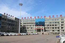 知情人称山西永聚煤业失火楼设有更衣室和澡堂，起火位置疑为职工浴室图片