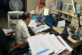 火爆如张雪峰 “高考填报师”今年还赚钱吗？从业者：业务量腰斩图片