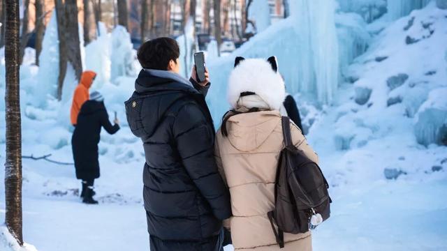 免费申领！白云山冰雪仙境邀您花式玩儿雪！
