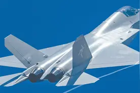 歼-35A惊鸿一现，歼-20四机训练，中国两款隐形战机同日现身珠海图片