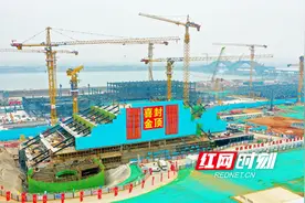 湘江科学城建设进度再“刷新”，科技服务中心正式封顶图片