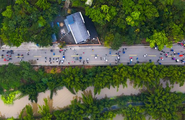 图片新闻｜綦江：登高迎新年