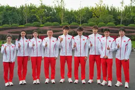 中国游军从上海启程出征亚运，覃海洋、张雨霏都想拿6金，这么“内卷”是为啥图片