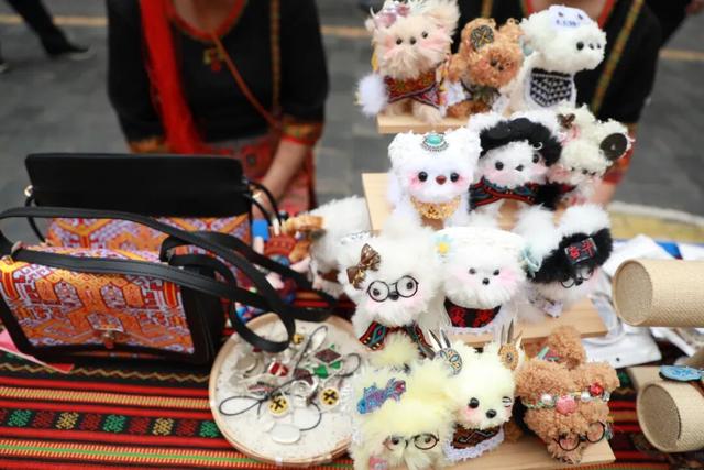 寻韵白沙境 共赴“啦奥门” 白沙山兰文化预热活动燃动海口骑楼