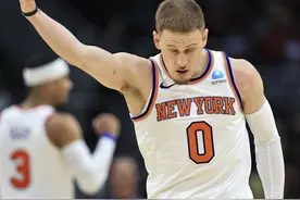（体育）篮球——NBA常规赛：尼克斯胜雄鹿图片