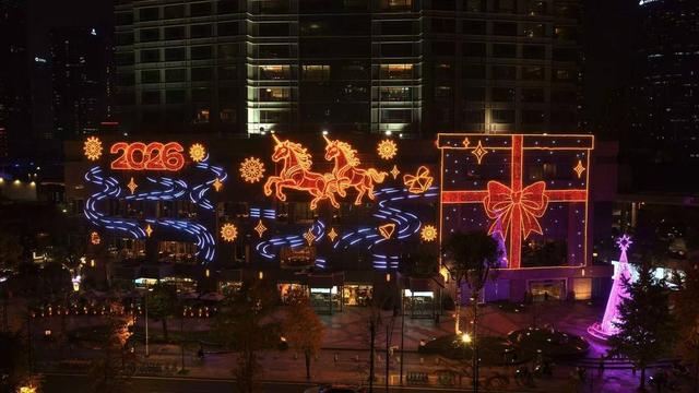 成都香格里拉流光盛宴 · 见证圣诞璀璨奇遇