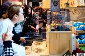 爆火！刚上市就秒光，好多人凌晨五点排队抢图片