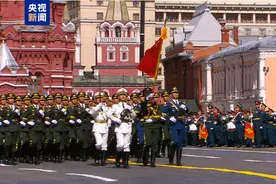 刚刚，中国仪仗队走上红场！图片