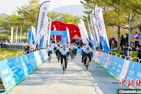 2024环粤港澳大湾区城市自行车挑战赛（深圳光明站）举行图片