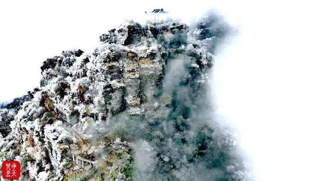 梵净山:雾凇作笔云为墨 丹青一幅醉人间