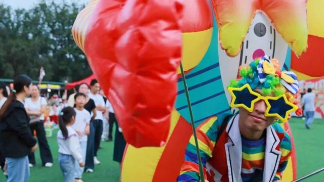 【月满华诞·家国同庆】方楼公园十一假期首日人气爆棚 潮趣活动引游客热捧