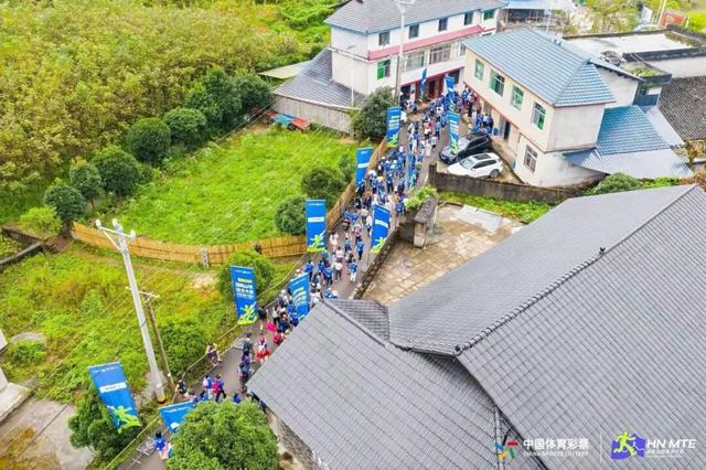 徒步大会与星空音乐会点亮湘西洛塔，八百行者“向野而行”