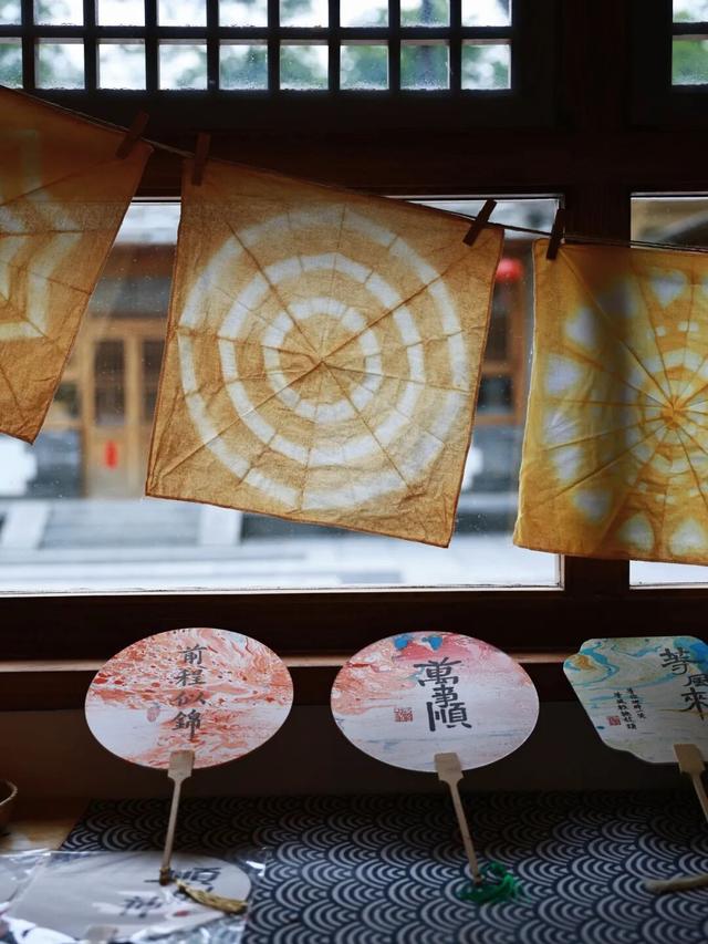 太美了！北京这里的“漫山红叶”推窗即揽！