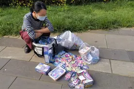 昆明9岁女孩3000多元买卡游、盲盒，母亲质疑商家：为何不拒绝？图片