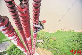 “五一”特别策划｜第一视角感受劳动之美·高空“走线”图片