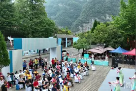 “玉见”武当山 竹山绿松石走进武当山宣传推介活动图片