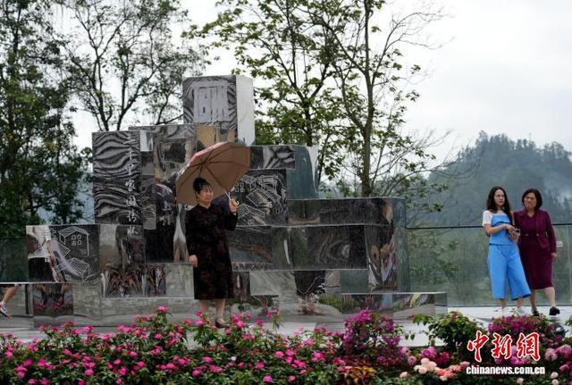 贵州安顺：旧州古镇人气旺 屯堡文化魅力足