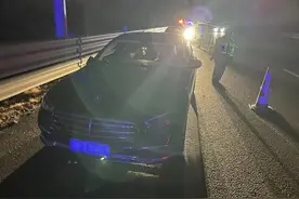 高速公路违法变道惹祸，山东交警：全责！图片