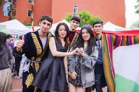 北京语言大学举办世界文化节游园会图片