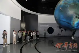 探寻高质量发展密码 全国百余名媒体记者走进隆基绿能、爱菊粮油图片