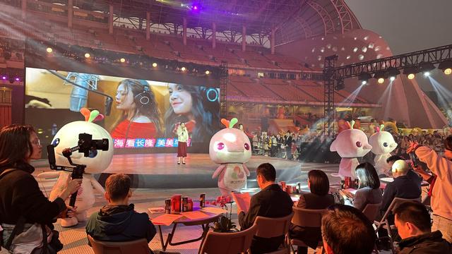 为何扎堆到广东过大年？蒙曼用三句诗说透