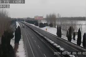 山东高速德州发展有限公司连夜奋战 全力做好除雪防滑图片