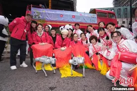 2024年伦敦金融城市长巡游举行 华社方队展风采图片