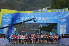 （体育）2025宁海马拉松开跑图片