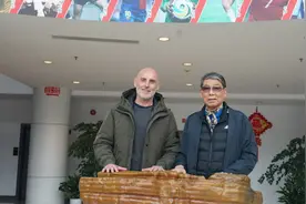 观察：现任深情致谢前任，穆斯卡特、徐根宝互相祝福夺冠，折射足球运动的纯粹图片