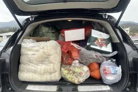 春节返程的后备箱：沉甸甸的家乡味、父母心图片