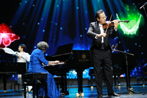 新华走笔丨怦然心动的光亮