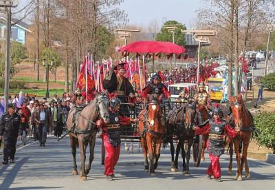 古城新韵烹出楚味年宴