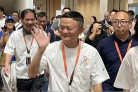 马云再次现身阿里打卡创业公寓“湖畔小屋”，鼓励员工坚持创业精神图片