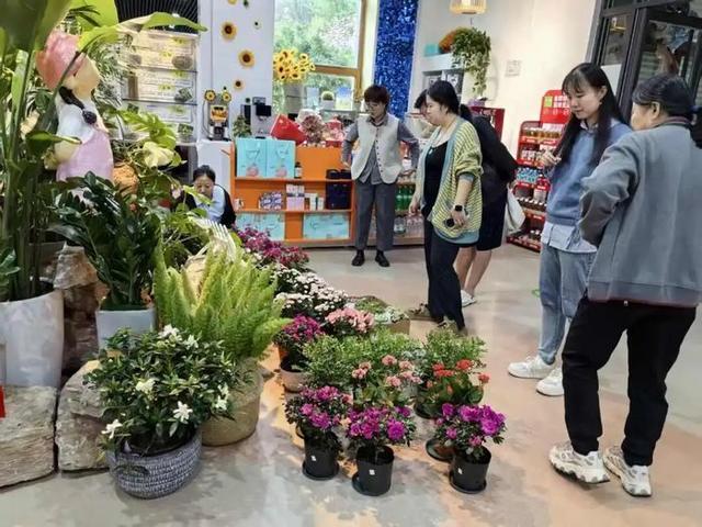中秋团圆时，济南市属公园景区欢乐多