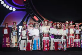 四川丹巴美人谷选美大赛“三花”出炉：95后上班族妹子夺得“金花”，奖金20万元！图片