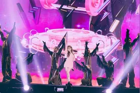 王心凌世界巡回演唱会深圳站惊喜不断 《感情用事》首唱引全场动情图片