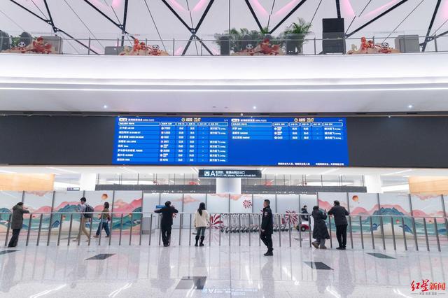 前8月成都出入境航班量全国前五，多条国际航线客座率超90%